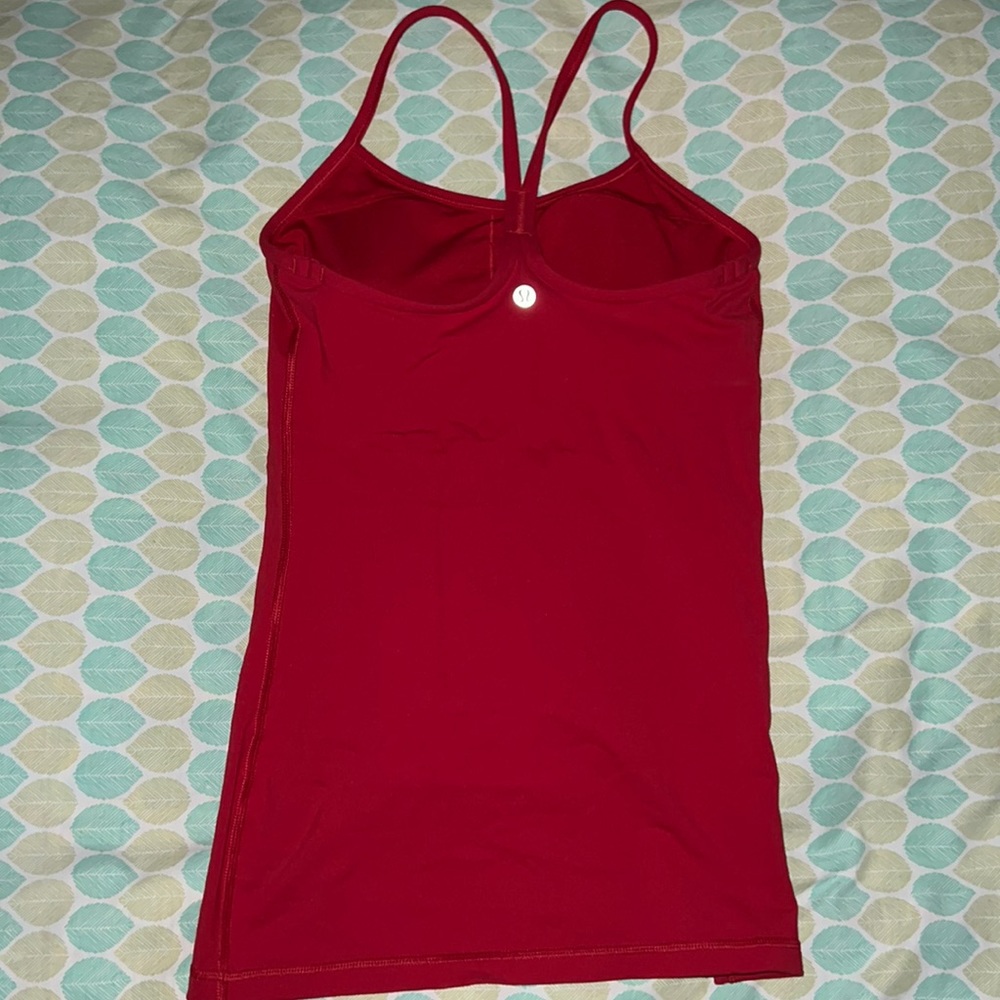 Lululemon tank top. Bra inserts inside. - Picture 2 of 2